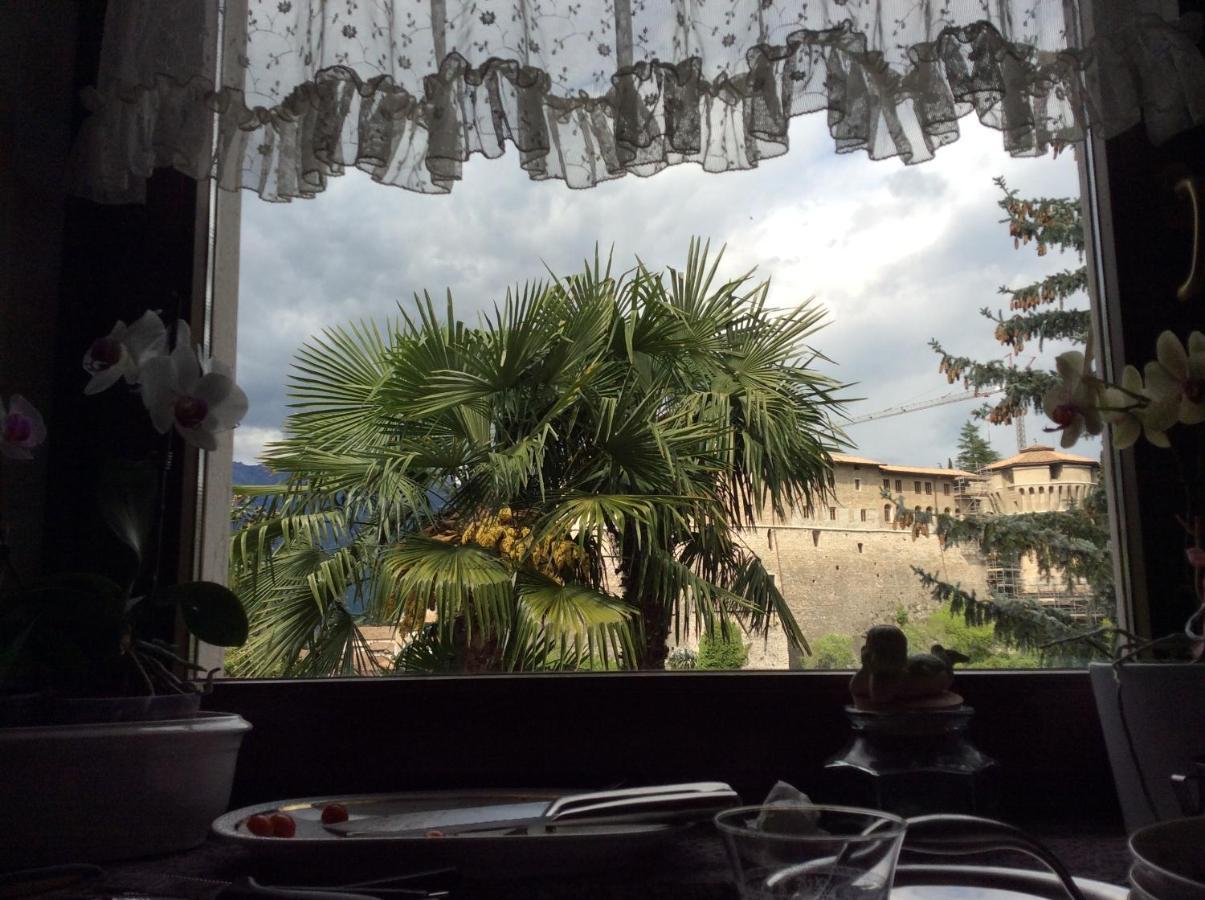 ロヴェレート Vista Castello Bed & Breakfast エクステリア 写真